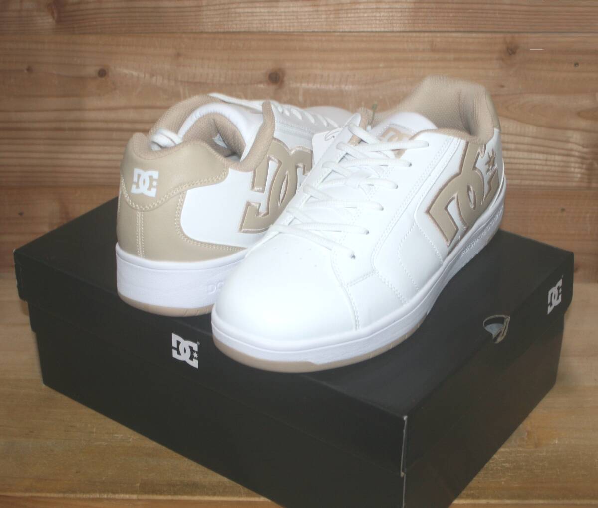 送料無料/新品☆ ビックロゴ お手入れ楽PU合皮レザー 使い勝手抜群 タウンユース DC SHOES URBANET (ディーシーシュー) US11拍卖