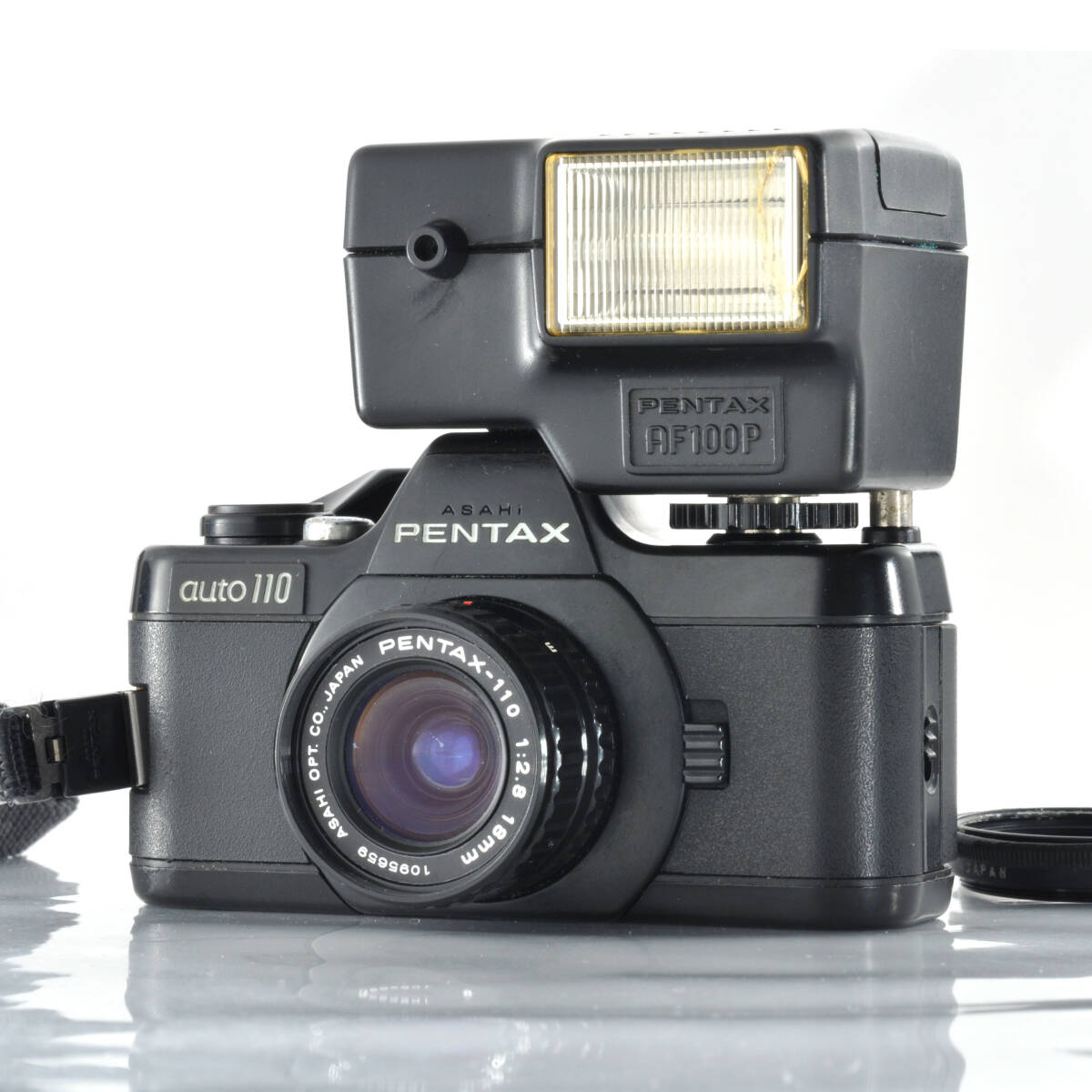 【ペンタックス】超小型PENTAX auto 110 + 18mm F2.8 フィルムカメラセット 露出計OK! #J741拍卖