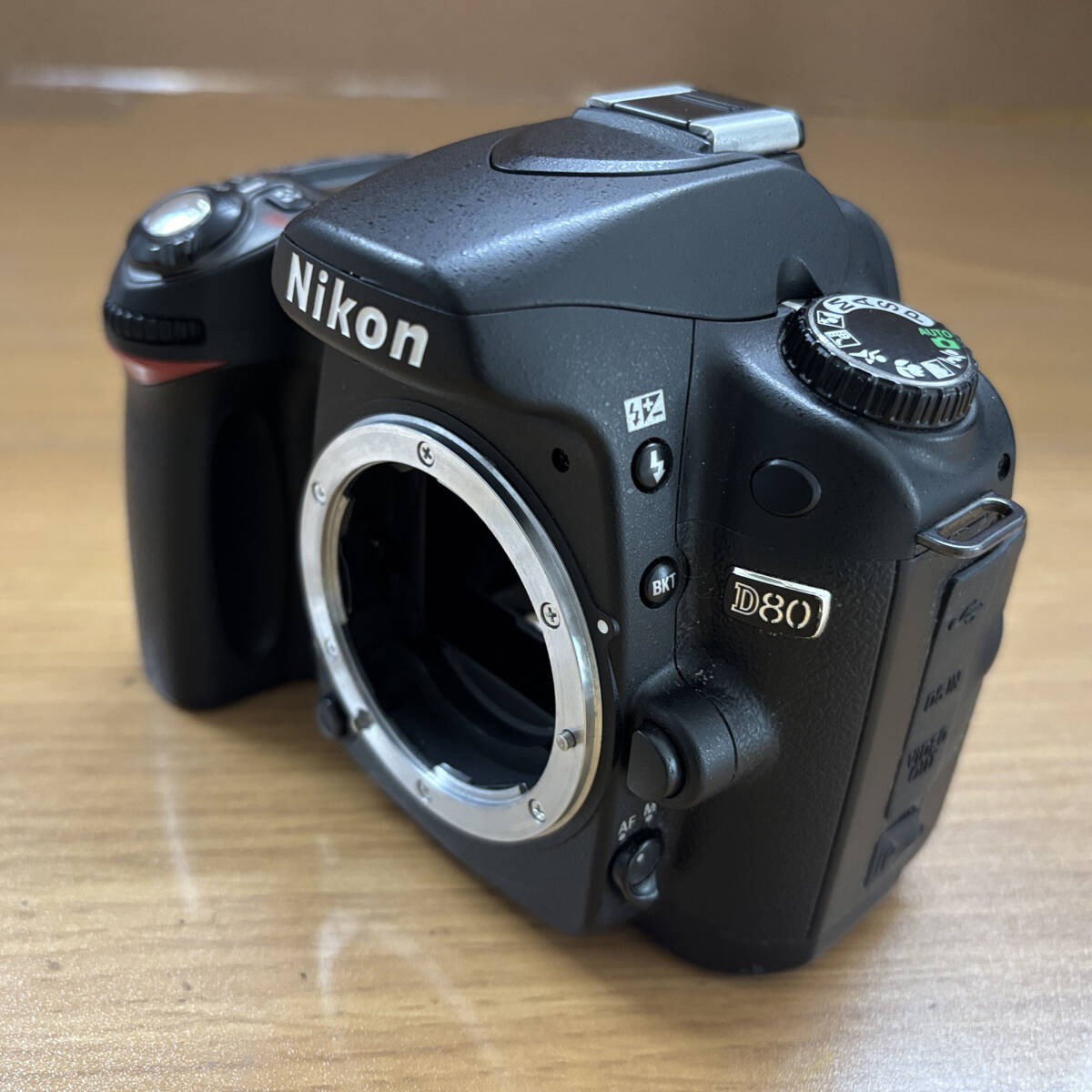 【ニコン】Nikon D80 デジタル一眼レフカメラ+バッテリー 撮影回数10,192回 #K930拍卖