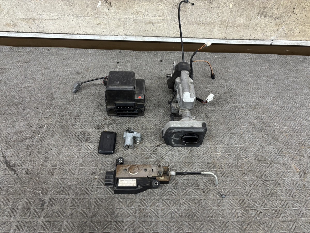 スズキ スカイウェイブ250 CJ46A-107〜 メインキー イグニッション スマートキー 電装 実働車から取り外し 純正 部品 パーツ拍卖