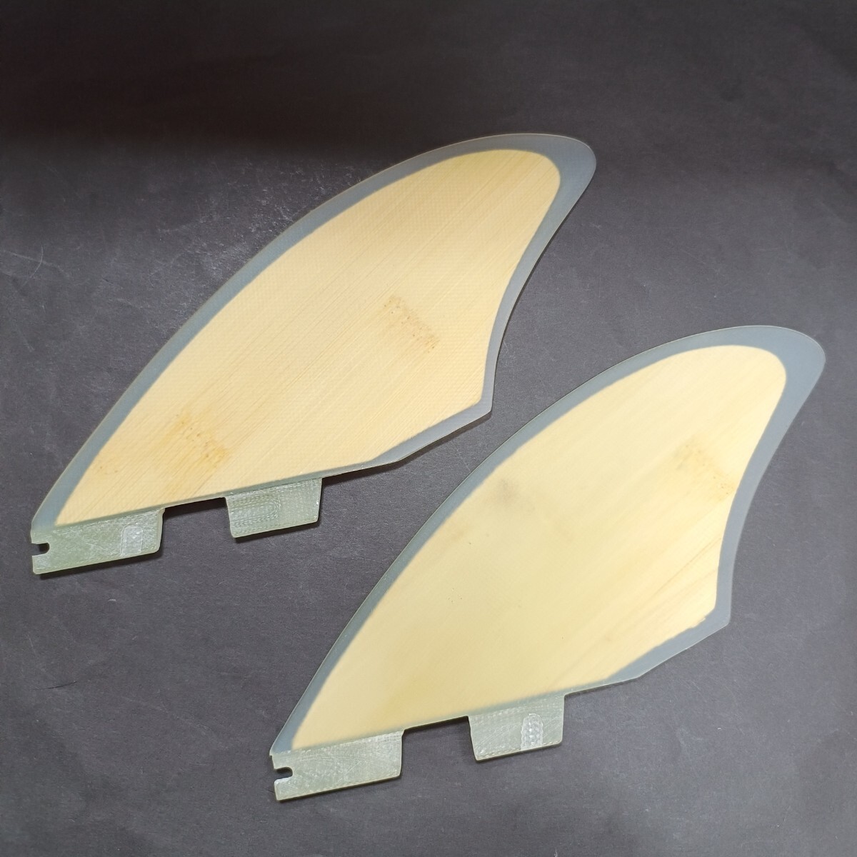 ウッドコア ツインキールフィン FCS2対応 ツインフィン ノーブランド ショートボード ミッドレングス オルタナ系 フィン拍卖