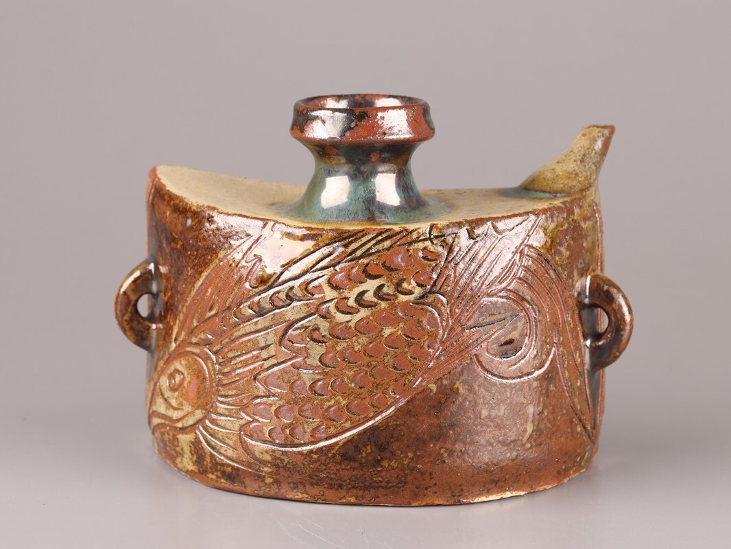 古美術 人間国宝 金城次郎 魚文 酒器 抱瓶 極上品 初だし品 D4509拍卖