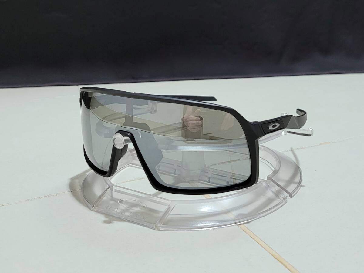 新品 偏光レンズ付き OAKLEY SUTRO オークリー ストロ スートロ Silver Polarized シルバー ポラライズド カスタム サングラス OO9406-0837拍卖