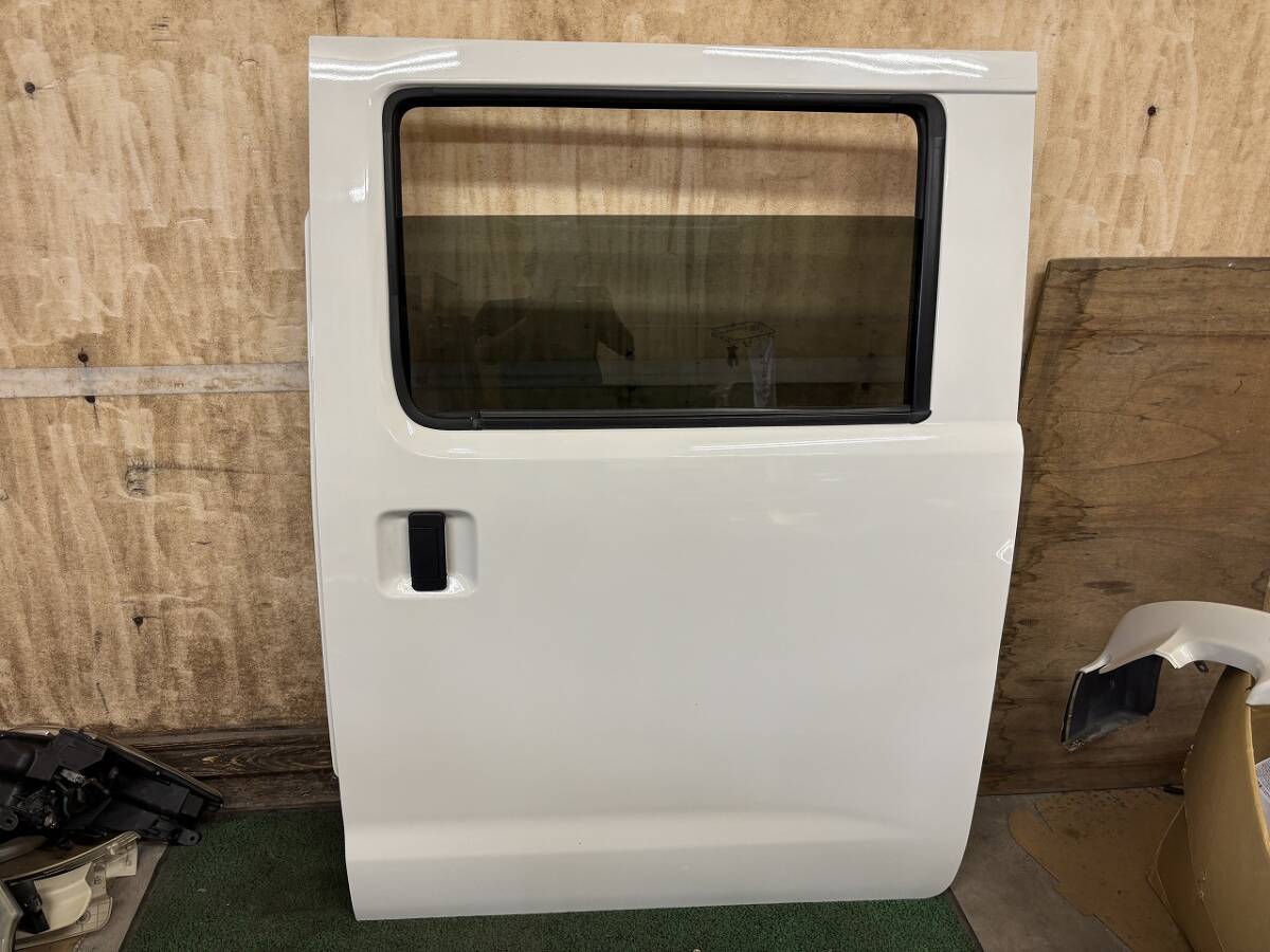 ★☆タウンエースバン S413M リア左ドア 手巻き 白W09 西濃運輸 直接引取OK 個人宅不可☆★拍卖