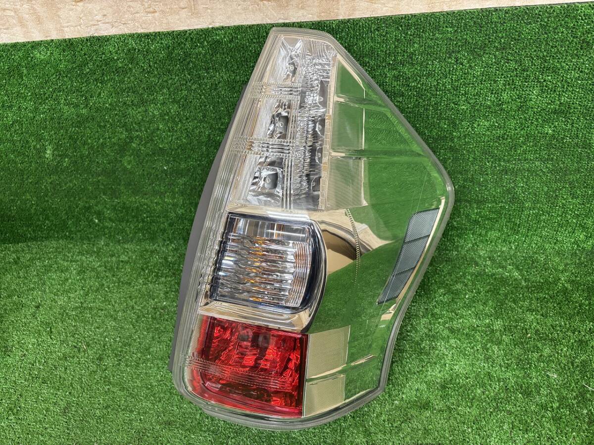 ★☆プリウスアルファ ZVW40W/ZVW41W 純正右テールランプ 寒冷地 Rフォグ STANLEY 47-47☆★拍卖