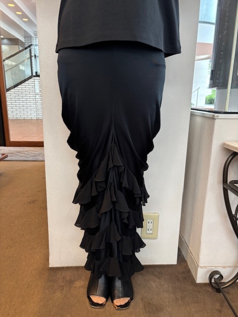 ☆クリスチャンディオール(Christian Dior)のフリル付スカート(黒)/¥200,000☆拍卖