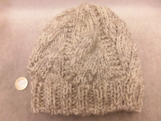 ☆手編み帽子26BB167☆アイスベージュ系ミックス寄せ目模様の帽子拍卖