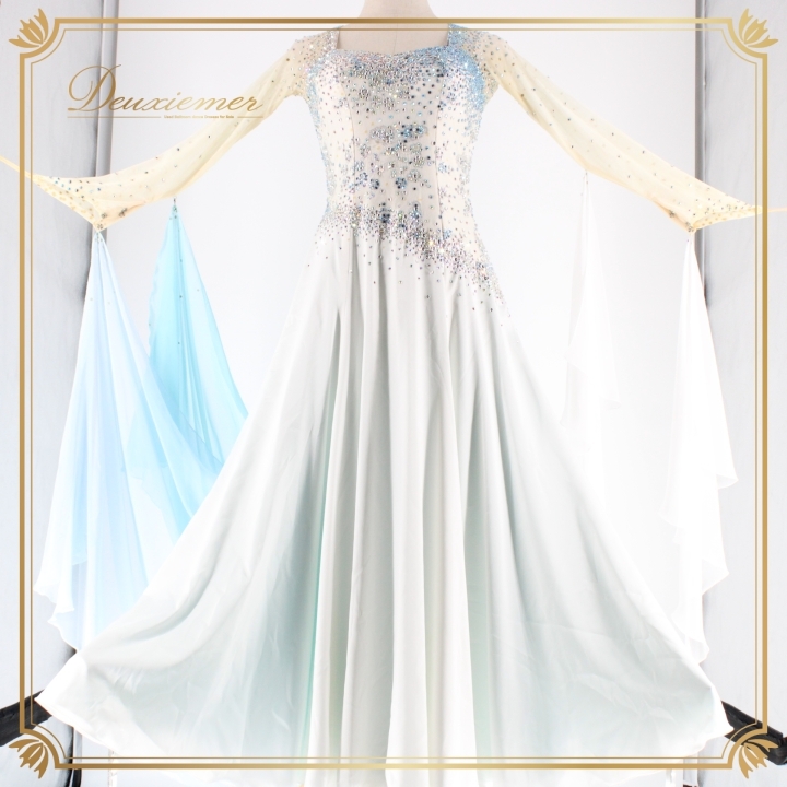 社交ダンス 衣装 スタンダード ドレス ワンピース 白 水色 フロート デモ 競技 ホワイト系 綺麗 美しいデザイン エレガント ダンスウェア拍卖