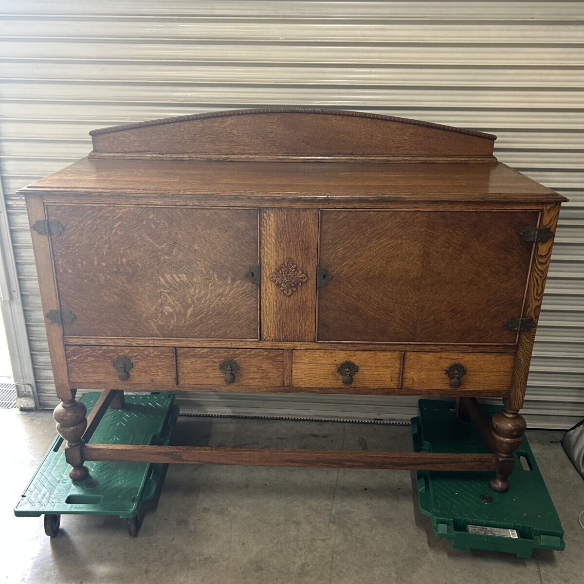 英国 サイドボード キャビネット イギリス 飾り棚 家具 インテリア イギリス アンティーク パレット発送拍卖