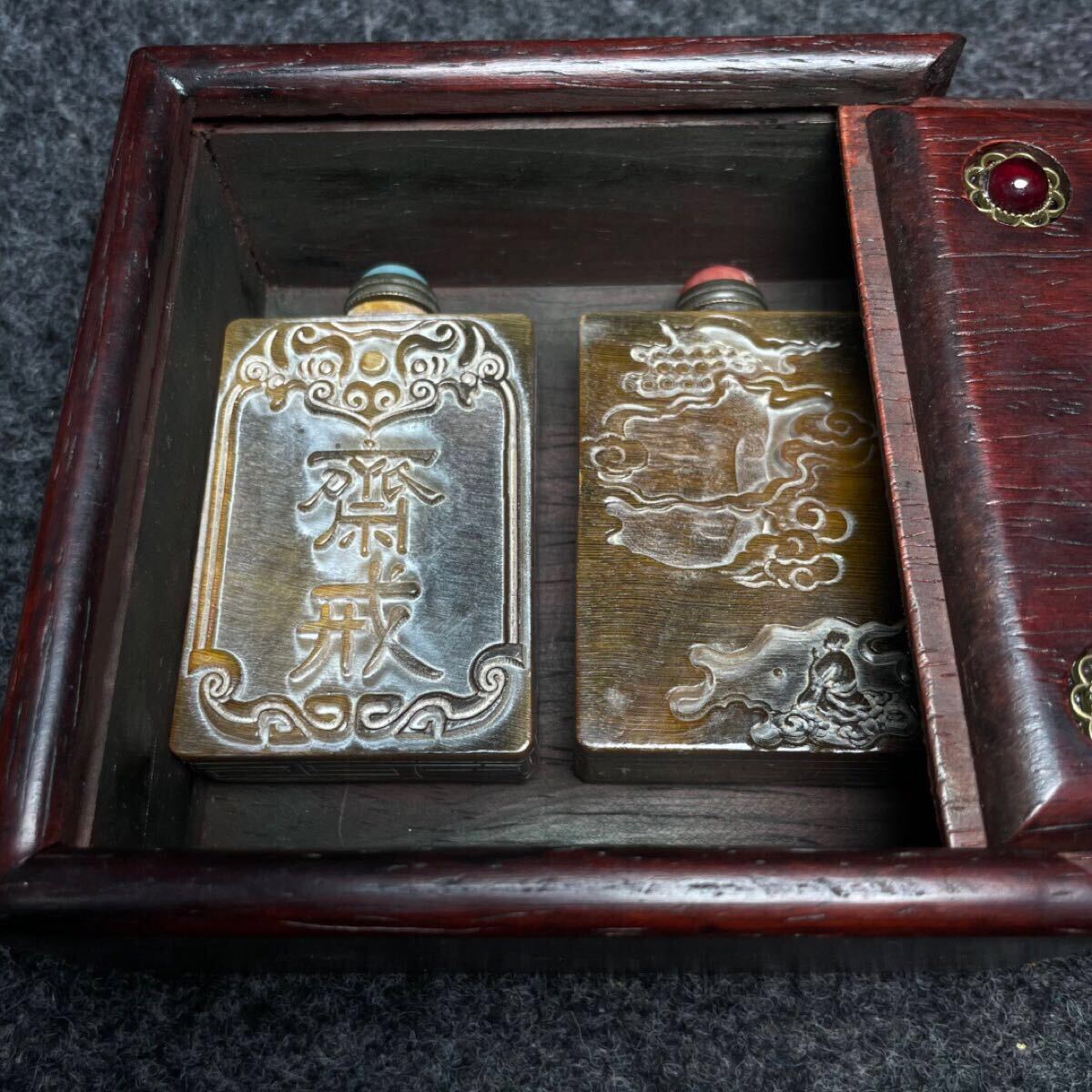 時代物 収蔵品 鼻煙壺 アンティーク 牛角彫刻 / 唐木細工 / 時代物 / 古美術拍卖