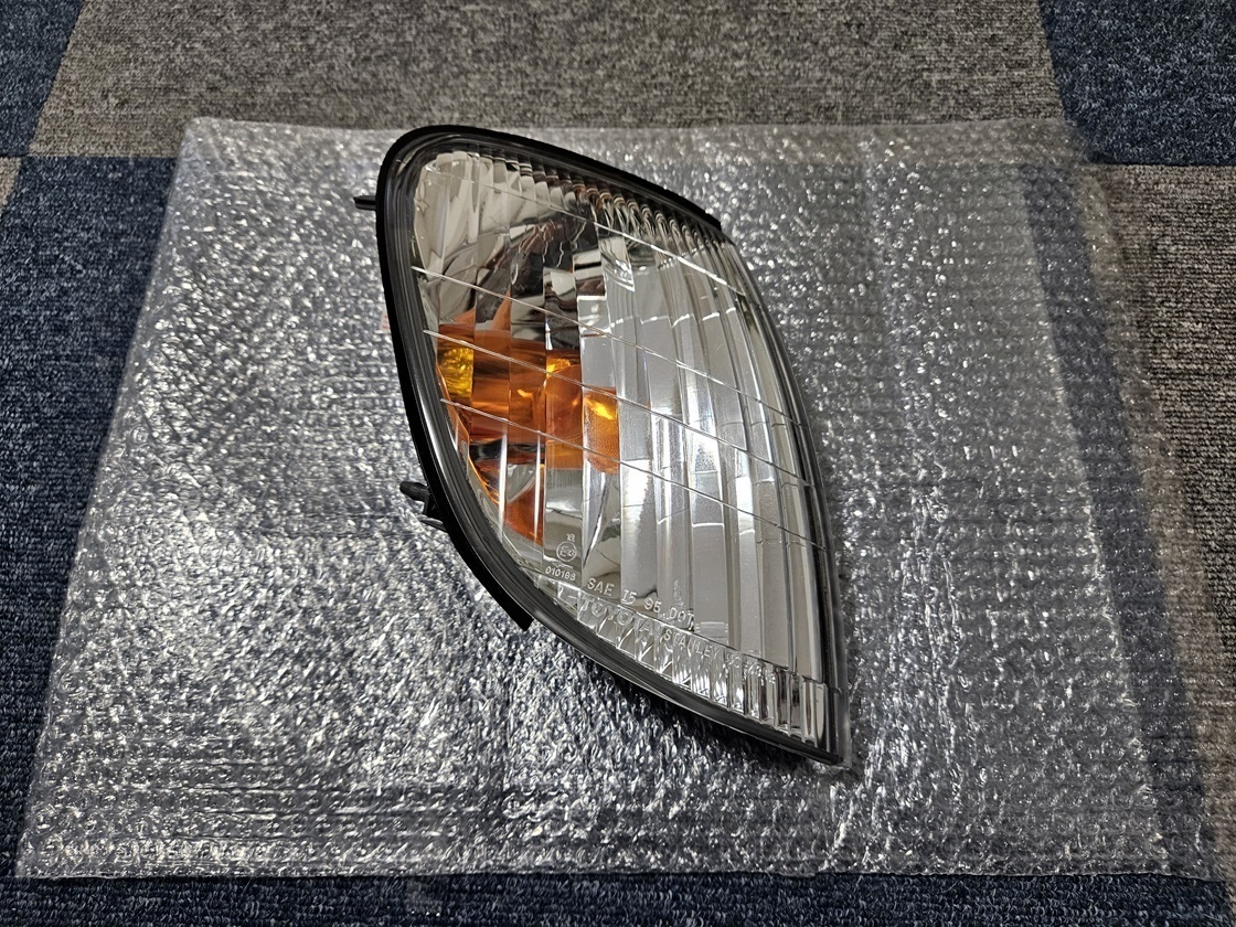 ★新品 UCF21.20 セルシオ 後期用 トヨタ純正 フロントターンシグナルランプ レンズ 右側(RH) ウインカーレンズ コーナーランプ 希少拍卖