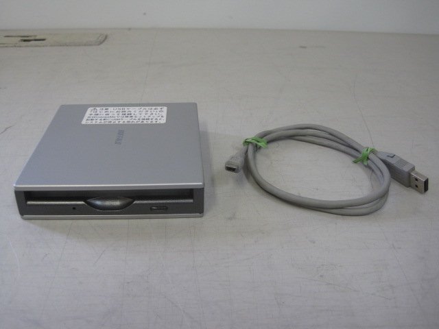 【中古品】★バッファロー/BUFFALO★USB2.0 対応★外付 ポータブル MO ドライブ★MO-P1300U2★1.3GB 対応★通電確認のみ★a1059拍卖