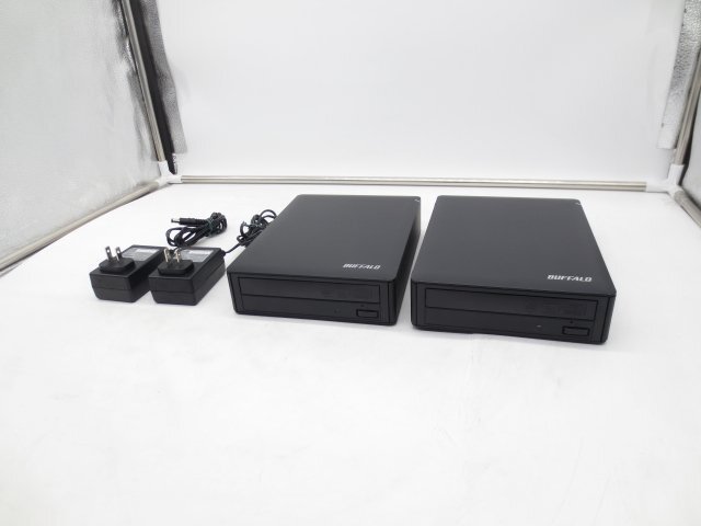 ◇BUFFALO/バッファロー◇外付けDVDドライブ◇DVSM-24U2◇DVD±R 1層対応◇24倍速◇2台セット◇AC付◇読書確認済◇現状渡し◇T2189拍卖