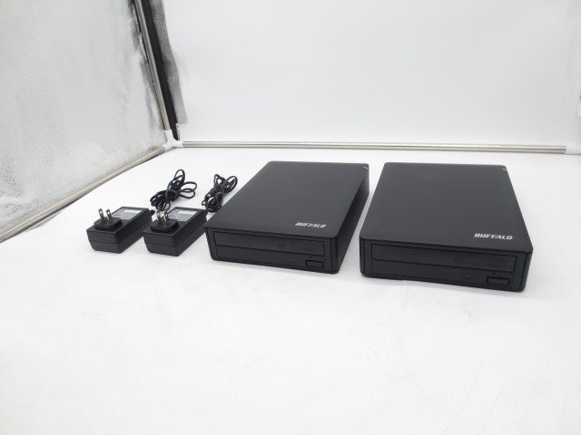◇BUFFALO/バッファロー◇外付けDVDドライブ◇DVSM-24U2◇DVD±R 1層対応◇24倍速◇2台セット◇AC付◇読書確認済◇現状渡し◇T2204拍卖