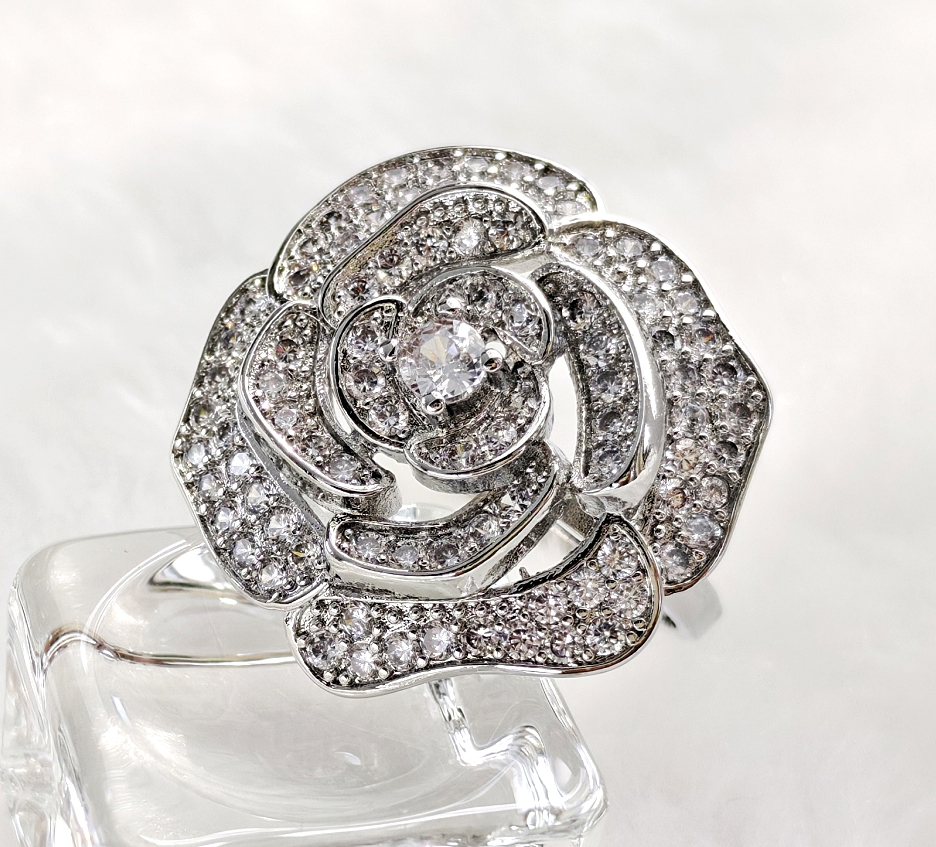 N250789◆Bigstone◆【バラの花*欧米の華奢なデザイン】欧米ファッション*魅力女神の最愛品*リング*13~16号拍卖