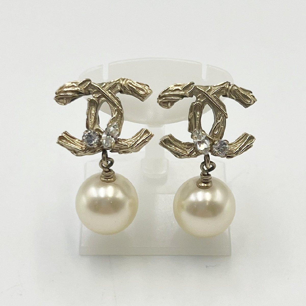 CHANEL シャネル B13A ピアス ココマーク フェイクパール ラインストーン ゴールド レディース ブランド レディース アクセサリー拍卖