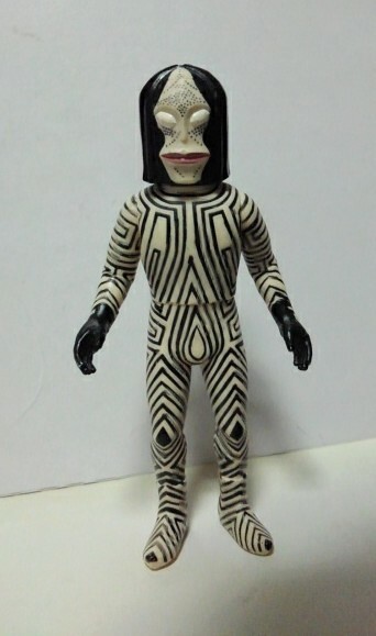 三面怪人 ダダ ウルトラ怪獣シリーズ ソフビ フィギュア BANDAI 2004 旧シリーズ 新造版 /ウルトラマン 怪獣/宇宙人拍卖