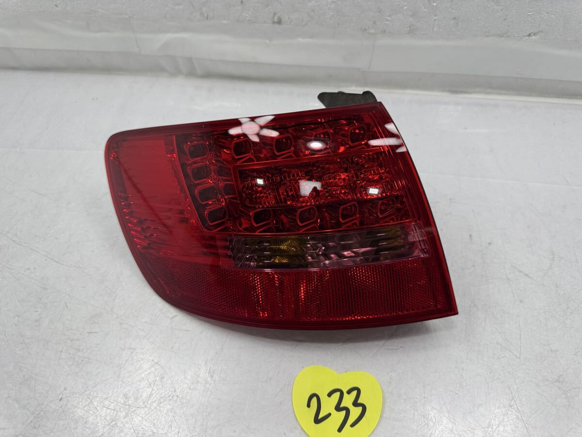 アウディ A6 ABA-4FBDXS 左テールランプ 4F9945095H (233)拍卖
