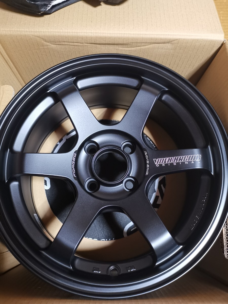 在庫有、即納可能 RAYS(レイズ):Volk Racing TE37 SONIC(鍛造1ピース)ホイールサイズ:7J-15+25FACE:F5PCD:100-4Hハブ径:65MB拍卖