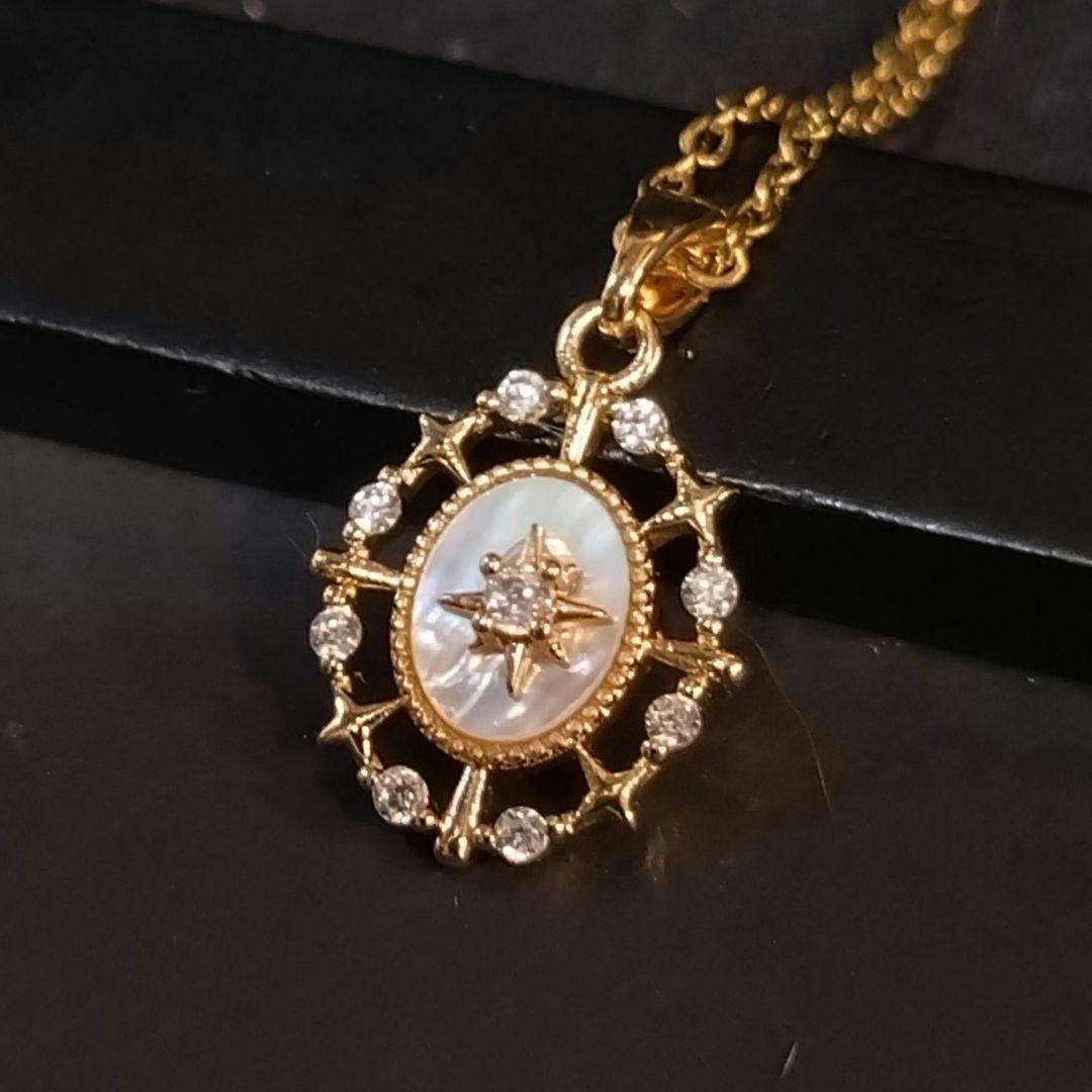 【導きの星】ノーザンクロス、ポーラスター、北極星のマザーオブパールのネックレス拍卖