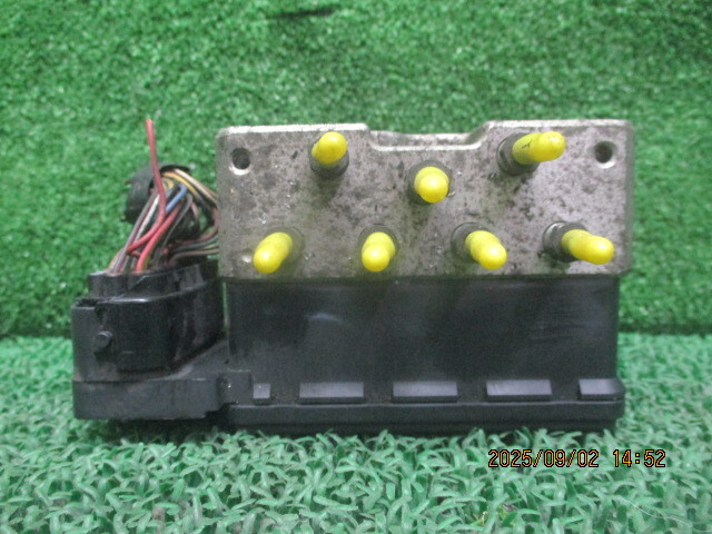 AHR10 トヨタ エスティマ 平成14年 ABSアクチュエーター 252673拍卖