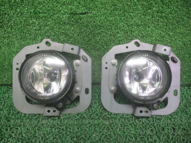 CV2W 三菱 デリカD:5 平成24年 フロントバンパー内 フォグランプ 左右セット 252549拍卖