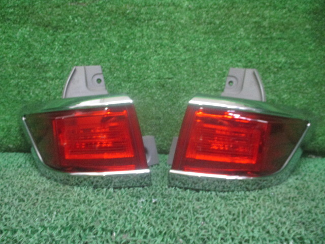 PE52 日産 エルグランド 平成22年 テールレンズ 左右セット 253163拍卖
