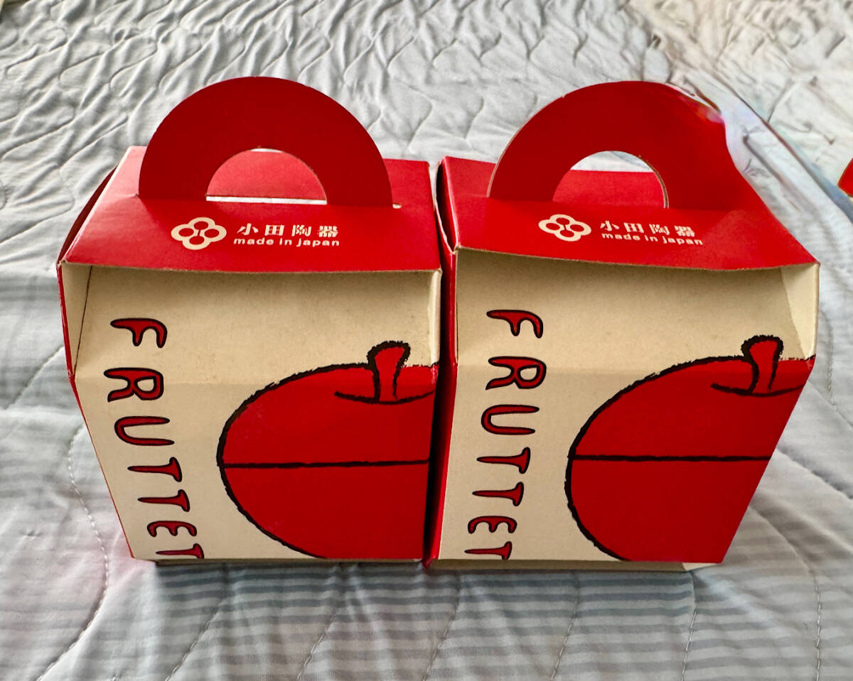 新品★小田陶器 made in Japan★梨型の陶器の入れ物★黄緑 白 小物入れ拍卖