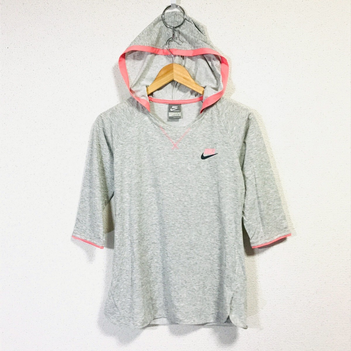 Ye2001dL NIKE ナイキ サイズL 薄手パーカー Tシャツ グレー レディース スポーツ 運動 トレーニング ジム フィットドライ拍卖