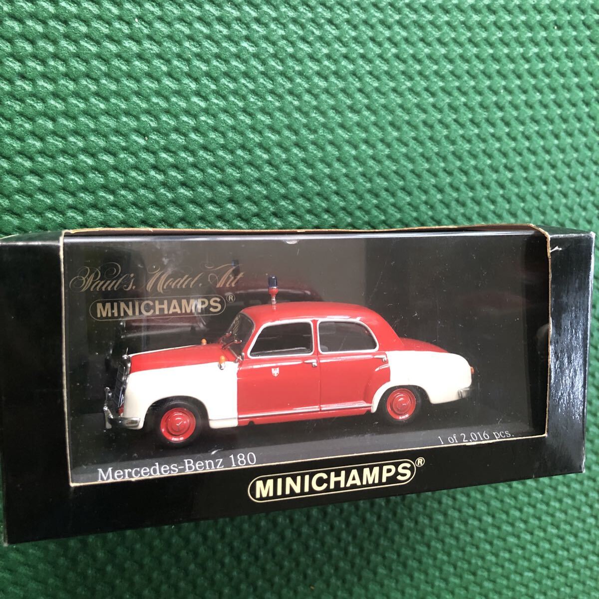 MINICHAMPS Mercedes Benz 180 Feuerwehr Frankfurt 1/43拍卖