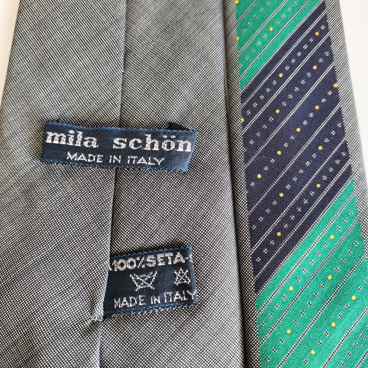 ミラショーン(Mila Schoen)紺緑レジメンタルストライプロゴネクタイ拍卖