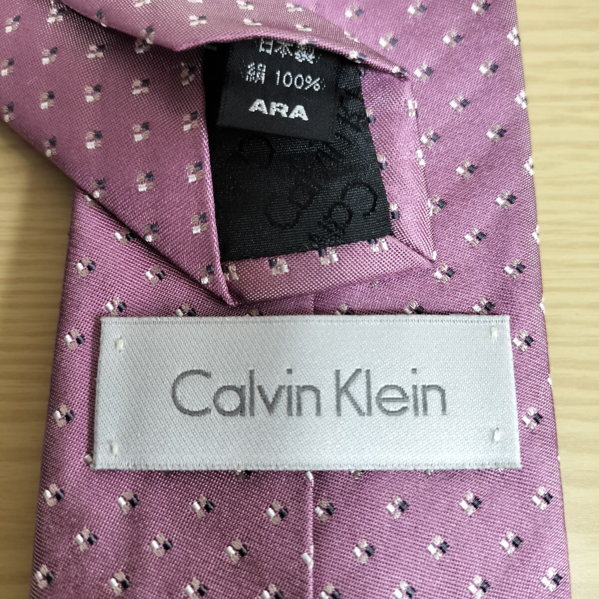 カルバンクライン(Calvin Klein)ピンクミクロ点々模様ネクタイ拍卖