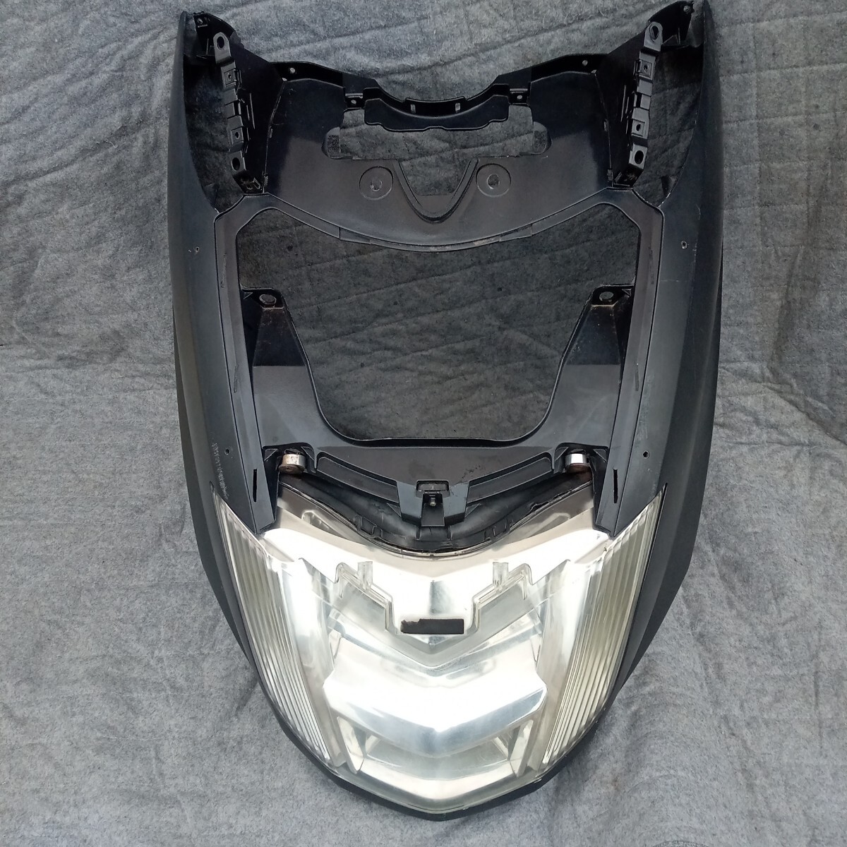 ヤマハ・マグザム250/SG17J★純正フロントカウル・ヘッドライトセット キズ・割れ有拍卖