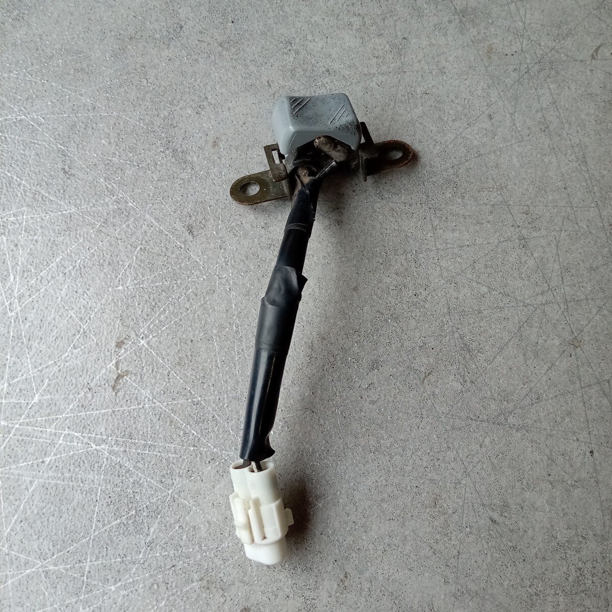 マグザム250/SG17J★純正ヘルメットボックスライトスイッチ 汚れ有拍卖