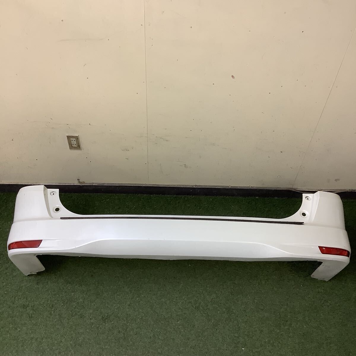 FC26 FNC26 HFC26 セレナ ハイウェイスター  リアバンパー 85022 1VF0A ホワイトパール系 管番3498拍卖