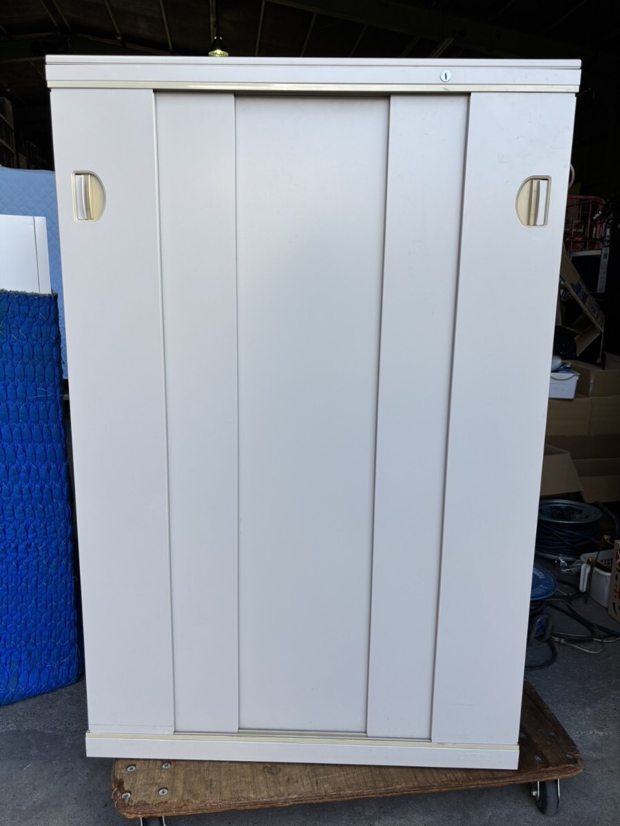 642☆【引取り限定】オカムラ 鍵付き 収納庫/F5415Y Z13/ キャビネット/引き違い書庫/中古/事務所/オフィス拍卖