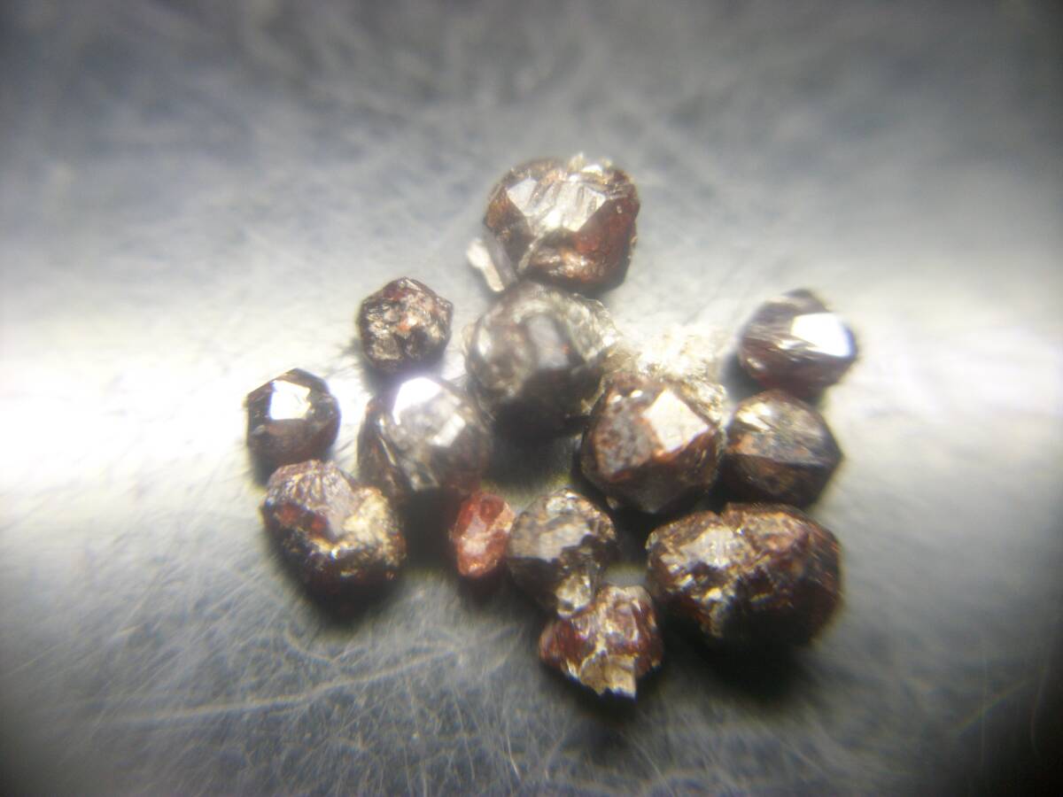 国産鉱物 宝石質含む 茨城県 山の尾 鉄礬柘榴石 小粒 レッドガーネット セット 定型外発送拍卖