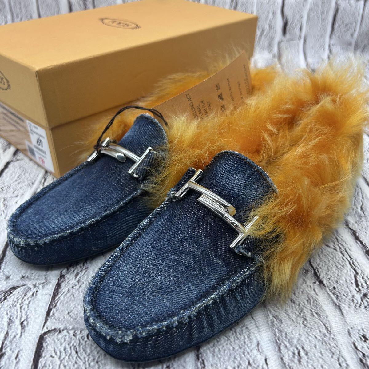 新品同様【未使用】TOD'S トッズ ゴンミーニ ドライビングシューズ デニム ブルー ファー 41 レディース 大きいサイズ スリッポン拍卖