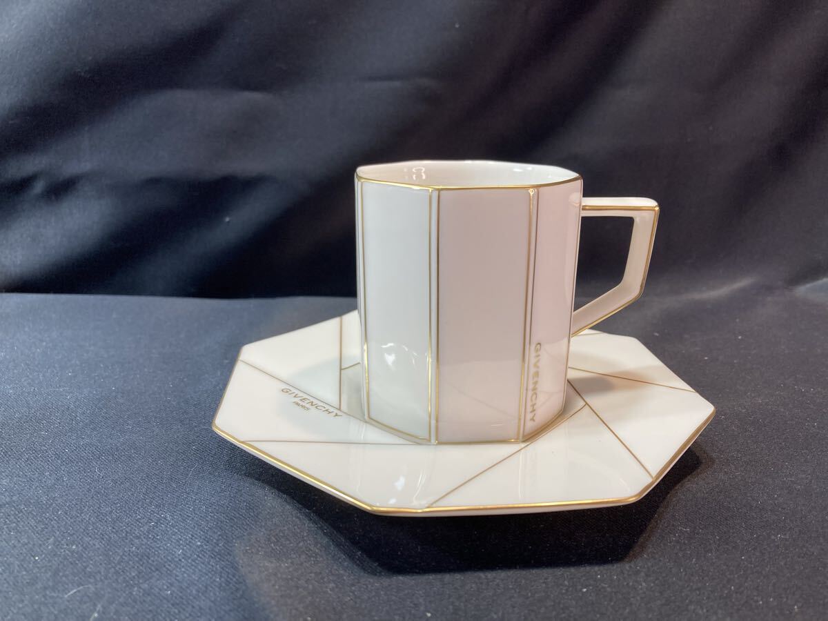 未使用保管品 GIVANCHY ジバンシー コーヒーセット カップ&ソーサー 6客 口径約6cm ジバンシィ 金色装飾 金彩 洋食器拍卖