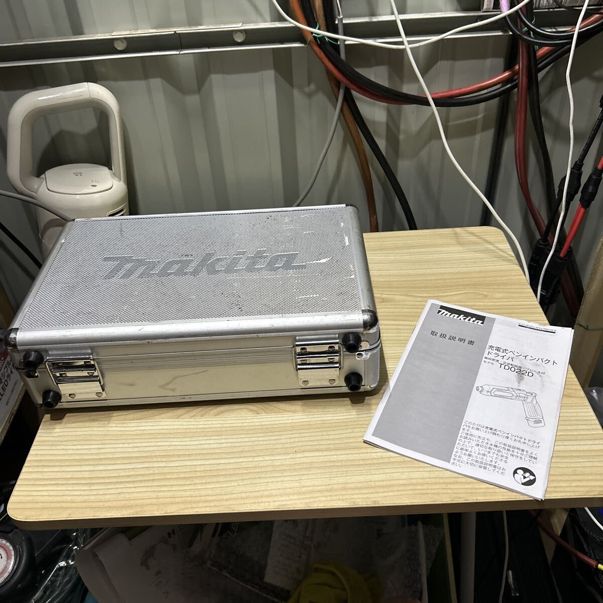 マキタ makita 7.2V充電式ペンインパクトドライバ 白 TD022D拍卖