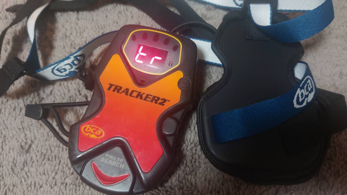 【動作確認】アバランチビーコン BCA TRACKER2 トリプルアンテナ デジタル式 バックカントリー用【ストラップ付】拍卖