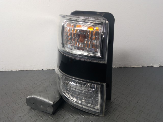 ヴェルファイア ANH25W 左 テール ランプ ライト 81561-58081拍卖