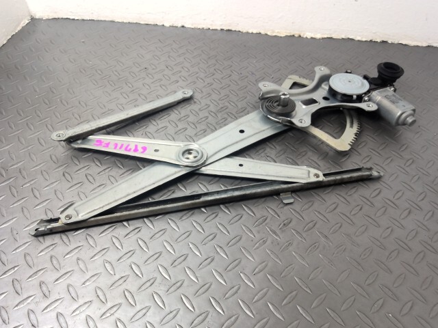 ヴォクシー AZR60G 右 フロント ドア レギュレター モーター 69801-28070拍卖