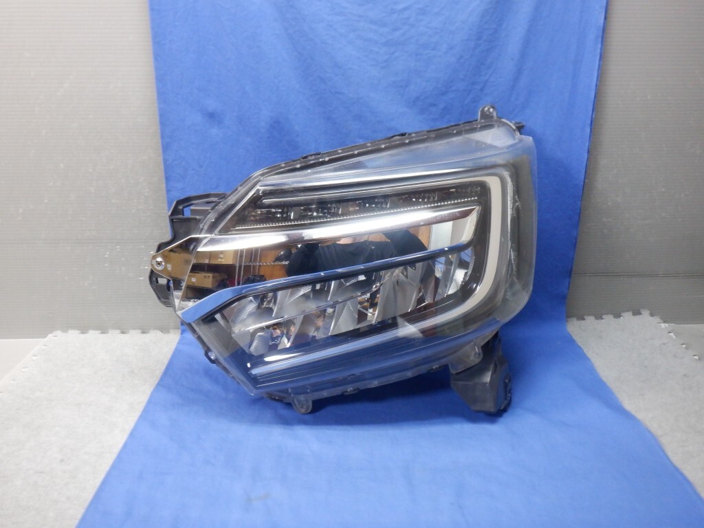 N-BOXカスタム JF3/JF4 前期 左ヘッドライト LED W3106 J (Z3856)拍卖