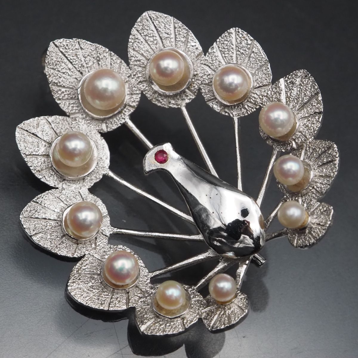 C714 本真珠 3.3-5.2mm11珠 パール ルビー? ピンクスピネル? ブローチ 孔雀 クジャク デザイン シルバー コサージュ 6月誕生石拍卖