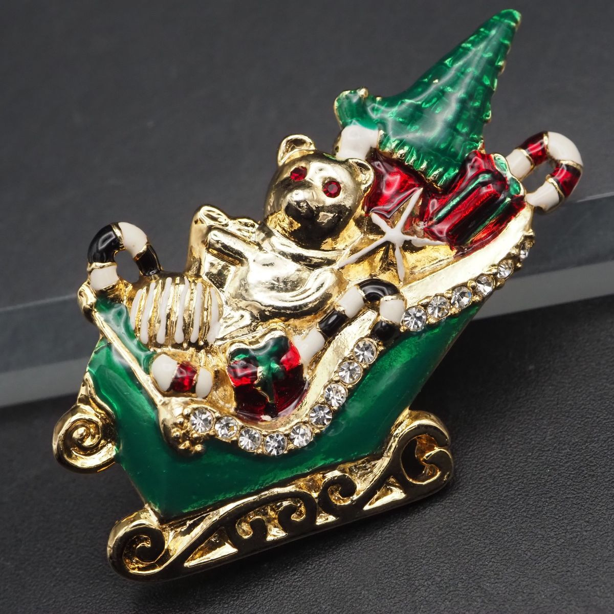 F409 ブローチ ラインストーン クリスマス プレゼント ソリ マルチカラー エナメル ゴールド デザイン コスチュームジュエリー拍卖