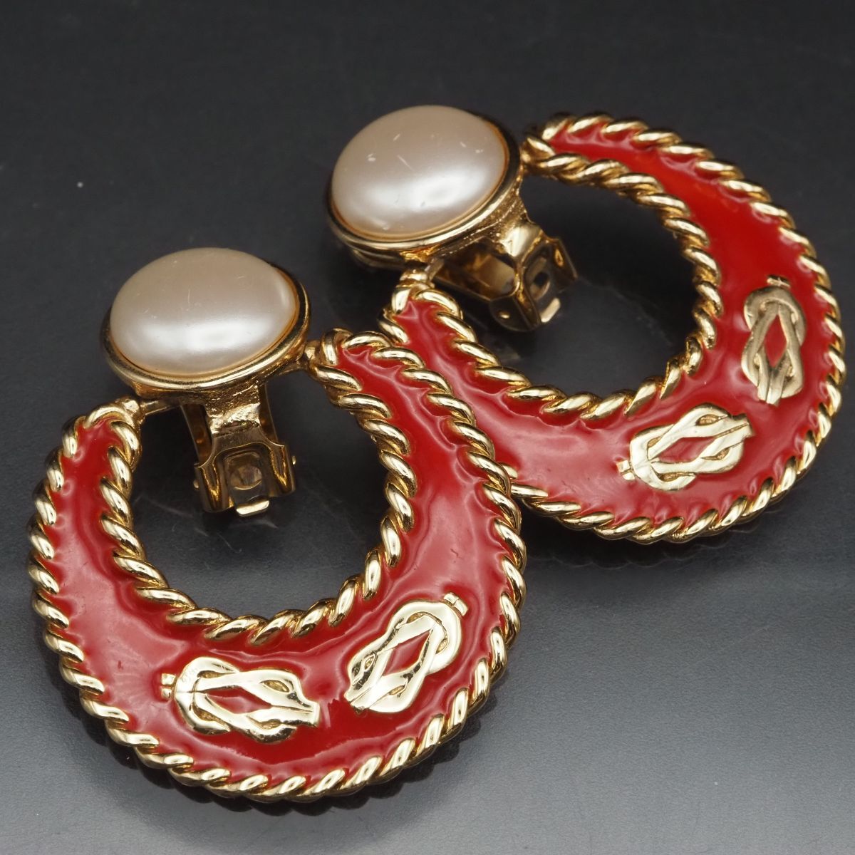 F100 HR Paris刻印 イヤリング 大ぶり フェイクパール レッドエナメル ゴールド デザイン拍卖
