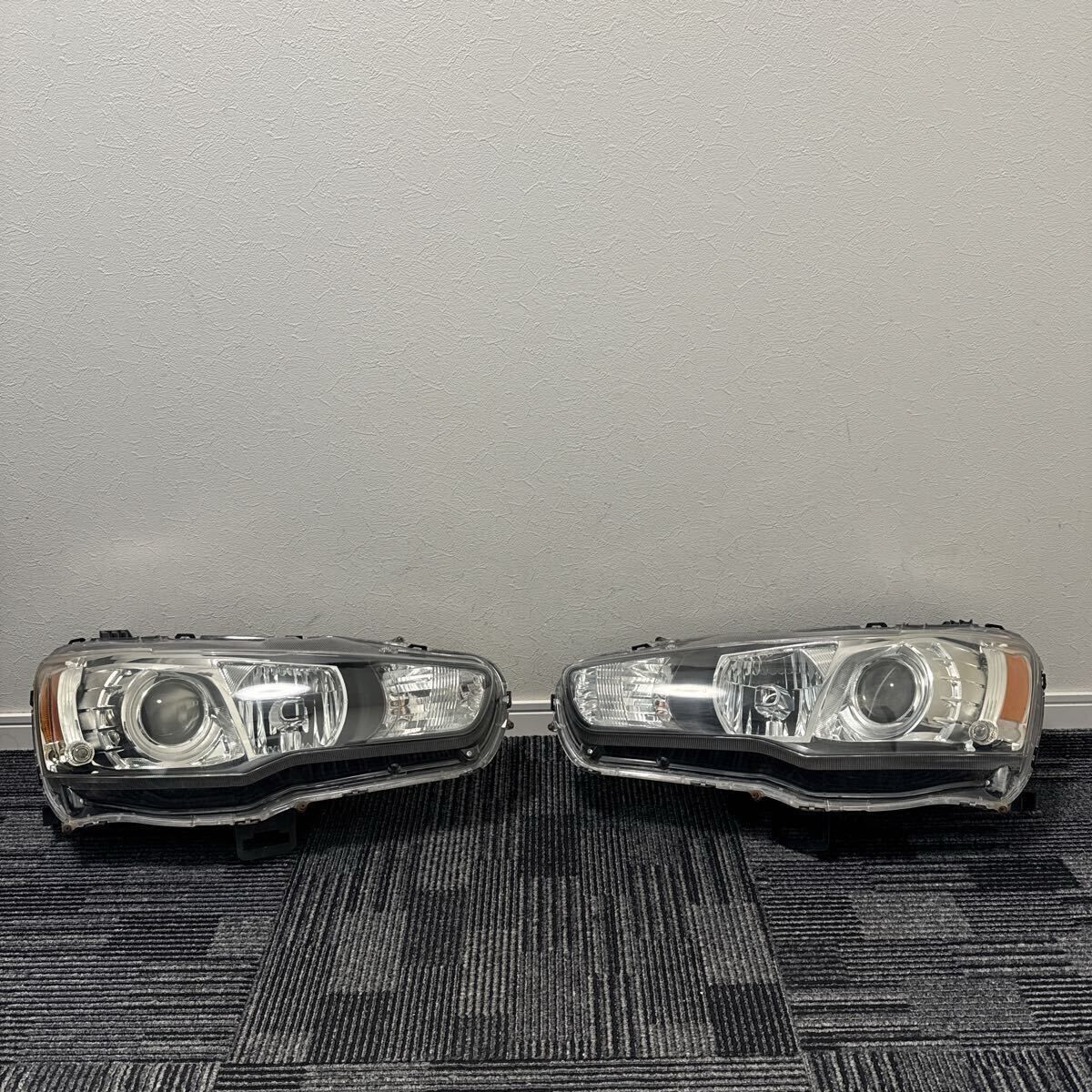三菱 CZ4A ランサーエボリューション10 ランエボ10 エボ10 純正 HID キセノン ヘッドライト ヘッドランプ 左右セット拍卖