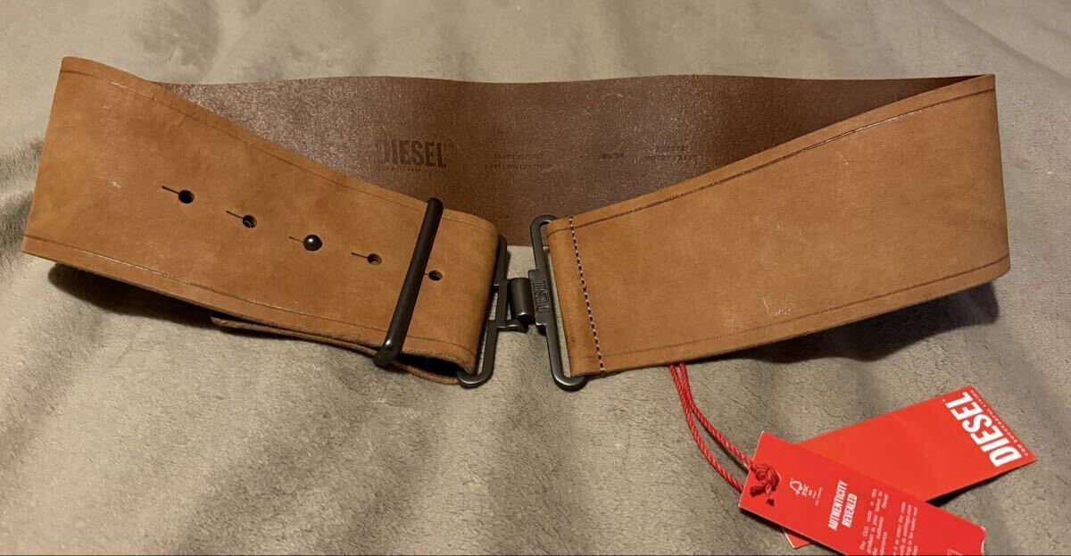 ◇新品タグ付き◇DIESELディーゼルレディース レザーワイドベルト85㎝ベージュ◇ロゴメタルフック本革 ITALY製◇拍卖