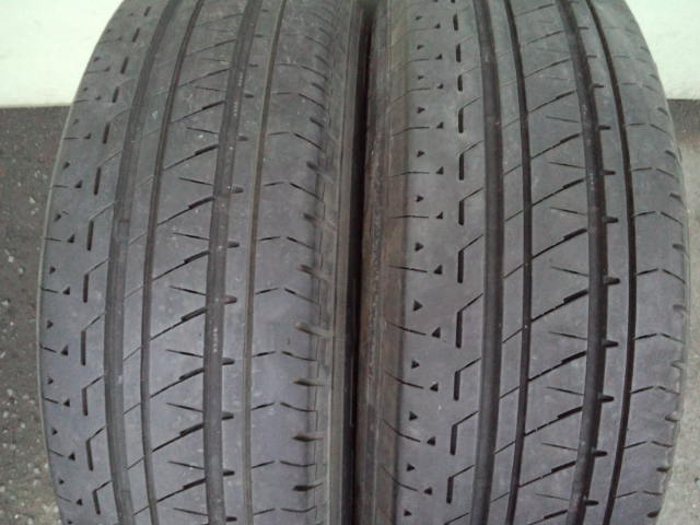 バリ山ラジアル 205/70R15 95H BRIDGESTONE B STYLE RVブリヂストン 2本 HIACEハイエースフォレスター CR-Vジムニーシエラテリオスパジェロ拍卖